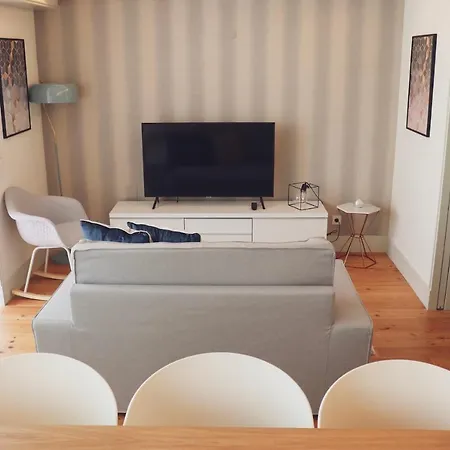 Balcony Lux アパート *