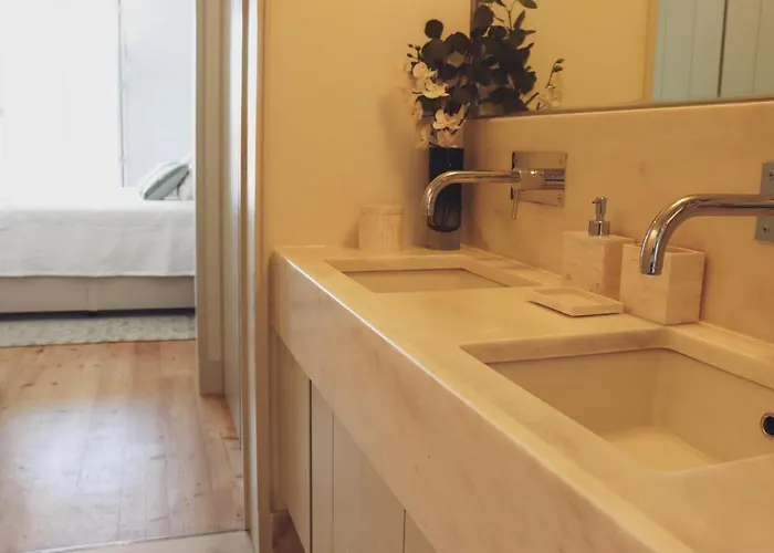 Balcony Lux Apartment